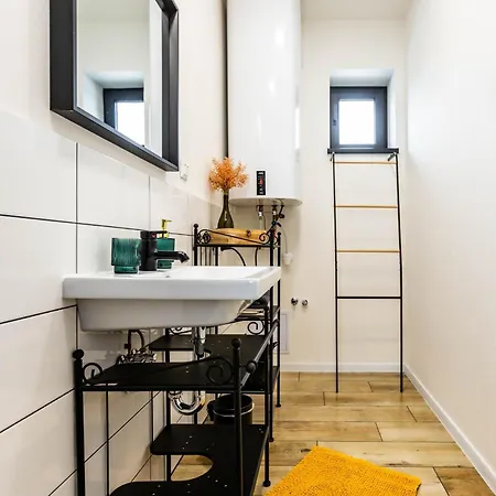 Private Stylish With Free Parking 24-7 Self Check-in *