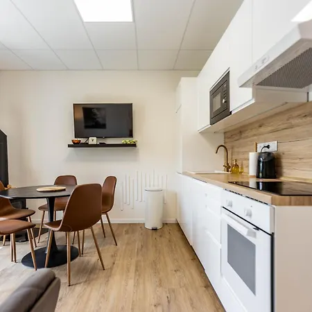 Apartment Private Stylish With Free Parking 24-7 Self Check-in *