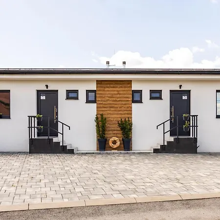 Apartmán Private Stylish With Free Parking 24-7 Self Check-in Zvolen