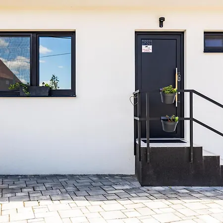Private Stylish With Free Parking 24-7 Self Check-in Apartmán *