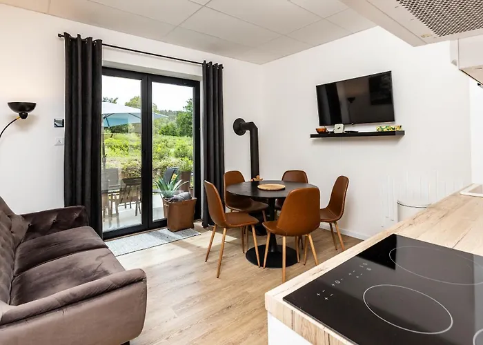 Private Stylish With Free Parking 24-7 Self Check-in Daire